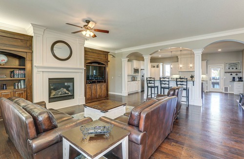 Bel Aire Cottage | Balcony & Patio: Spacious Home in Bel Aire!