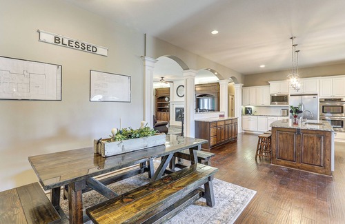 Bel Aire Cottage | Balcony & Patio: Spacious Home in Bel Aire!