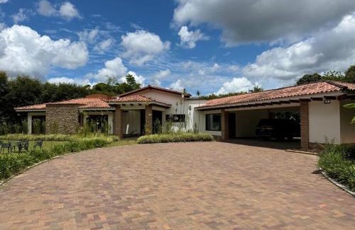 El Carmen de Viboral Villa | Bali Villa lujo en el oriente