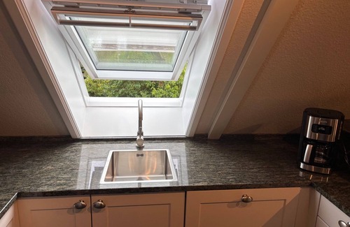 Midlum Apartment | Balkon Hüs - A fantastic apartment with a huge, covered balcony