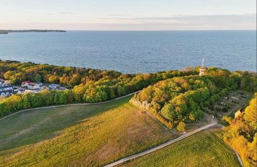 Thiessow Apartment | Balkon mit Meerblick, gratis Nutzung vom AHOI Erlebnisbad und Sauna in Sellin - Haus De niege Wech FeWo 04