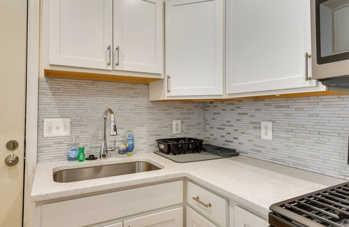 Downtown Baltimore House | Baltimore Townhome Near Oriole Park w/A/C!