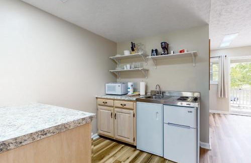 Baneberry Hotel | Baneberry Inn 7