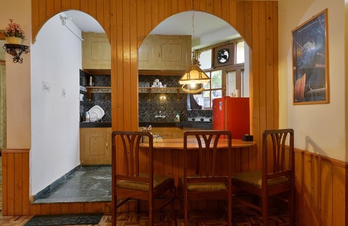 Naggar House | Bangloo in Treetops Cottage - Standalone Bungalow