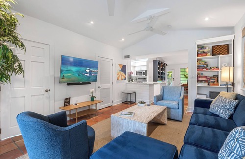 Midtown House | BANYAN ROSE ~ Renovated 4 Bedroom, 2 Bathroom Midtown Home w/Pool!