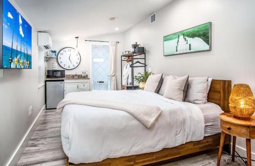 Midtown Apartment | Banyan Suite