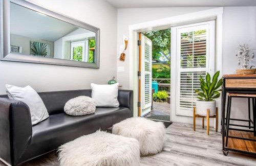 Midtown Apartment | Banyan Suite