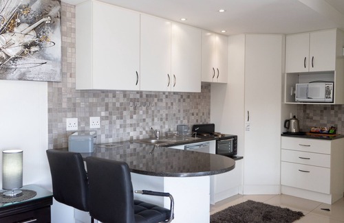 Linkside House | Bar T Nique Guest House