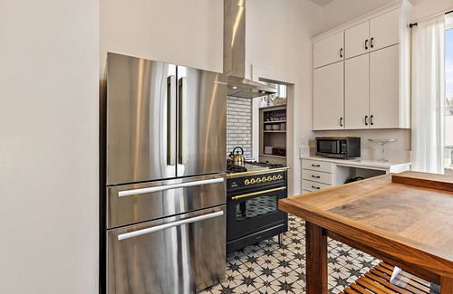 Ashland House | Barclay Klum House by WanderLodges