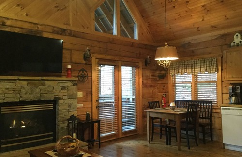Sevierville Cabin | BARE FEET CABIN A Cozy Romantic Getaway Free WiFi/Hottub/Jetted tub/Fireplace