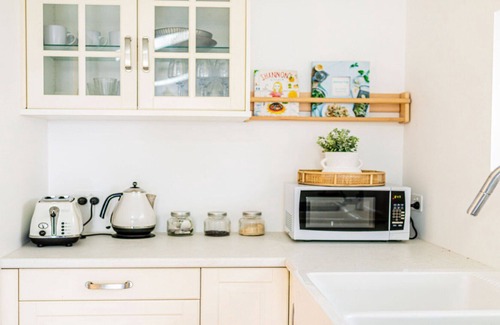 Avalon Beach Cottage | Bareena Studio Apartment