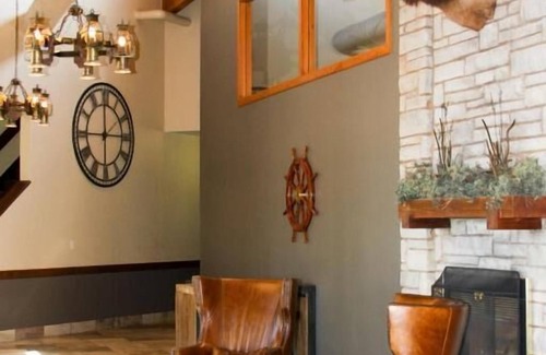 Superior Hotel | Barker's Island Inn Resort