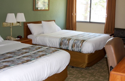 Superior Hotel | Barker's Island Inn Resort