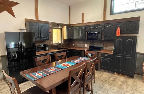 Eminence House | Barn by The Creek- Barn turned bnb on a creek in Eminence, sleeps 10