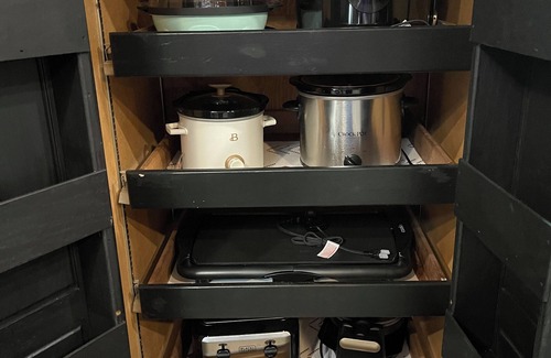 Eminence House | Barn by The Creek- Barn turned bnb on a creek in Eminence, sleeps 10