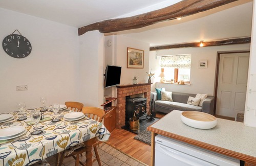 Leck Cottage | BARN COTTAGE, pet friendly, character holiday cottage in Ingleton