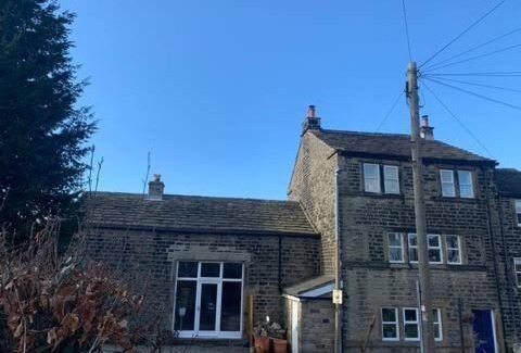 Honley House | Barn Cottage Quirky Weaver's Cottage in Quaint Hamlet