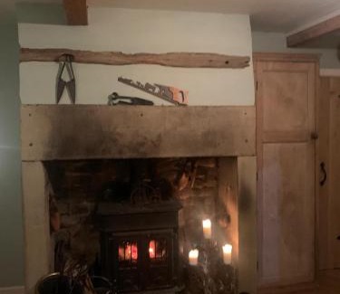 Honley House | Barn Cottage Quirky Weaver's Cottage in Quaint Hamlet