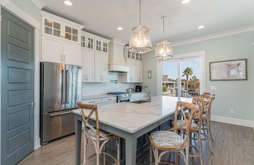 Inlet Harbour House | Barnacle Bill's: Inlet-Front w/Private Pool