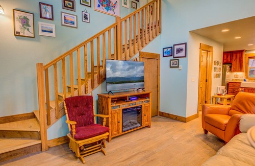 West Yellowstone House | Barnes on Boundary Unit B