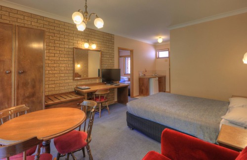 Bright Hotel | Barrass's John Bright Motor Inn