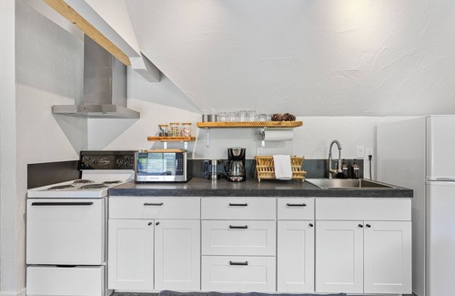 Mount Shasta Cabin | Basecamp Lodge - Cabin 5