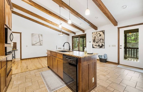 Bryson City House | BaseCamp Smoky Mountains Group Retreat | Sleeps 17