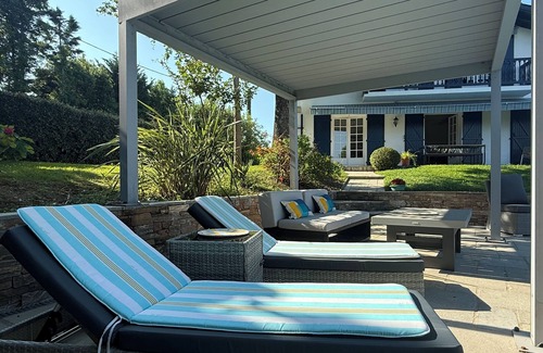 Arbonne Villa | Basque villa with pool, near golf course & beaches