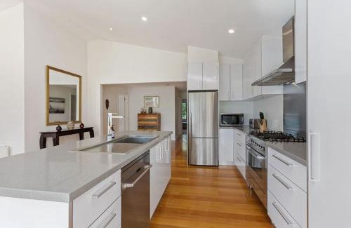 Skenes Creek House | Bass Retreat - Dog Friendly