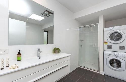 Skenes Creek House | Bass Retreat - Dog Friendly