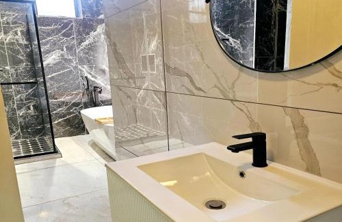 Tshakhuma Cabin | Batuka Damview Lodge