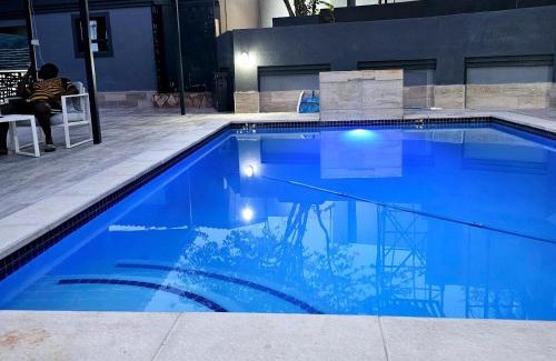 Tshakhuma Cabin | Batuka Damview Lodge