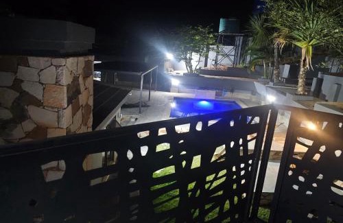 Tshakhuma Cabin | Batuka Damview Lodge