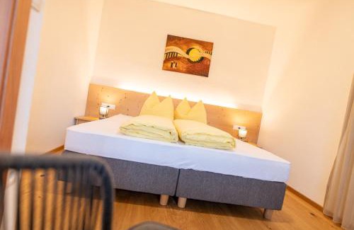 Sluderno Apartment | Bauernhof Residence Hausergut with Ortler views, central and quiet position