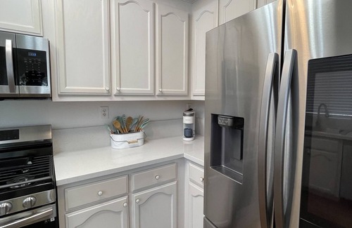 Salinas House | Bay Area Coastal Hideaway - Remodeled family size home! - 25 min from the beach!