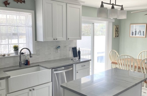 Town Bank House | Bay Block with in-ground heated Salt Water Pool open through October 31, 2026