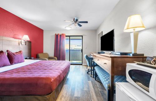 Seaside Hotel | Bay Breeze Inn