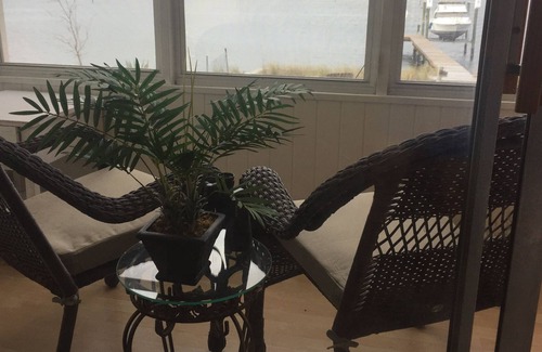 Ruskin House | Bay Front Cottage with Stunning Views of Tampa Bay