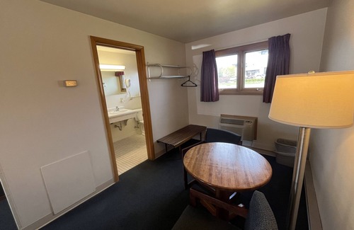 Green Bay Hotel | Bay Motel