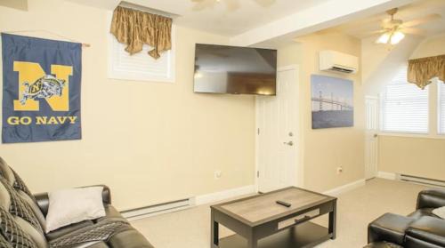 Hillsmere Shores Apartment | Bay Ridge unit by Downtown Annapolis and Quiet Waters Park