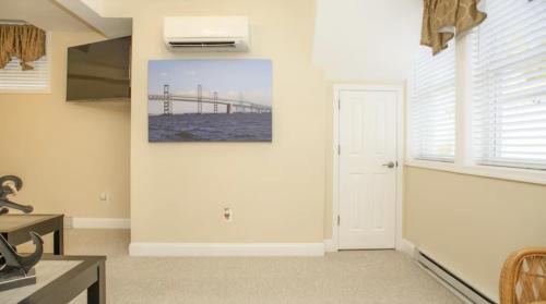 Hillsmere Shores Apartment | Bay Ridge unit by Downtown Annapolis and Quiet Waters Park