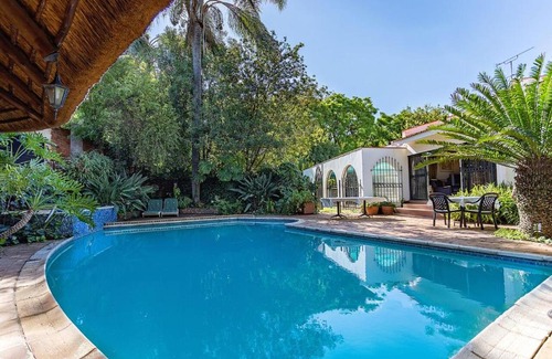 Baileys Muckleneuk House | Bay Tree Guest House