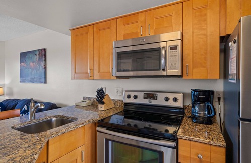 St. Pete Beach Condo | Bay View Getaway | Relaxation | Stunning Views