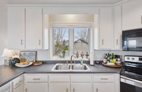 Green Bay House | Bay View Home - Draft Rental 15.5 Miles to Lambeau