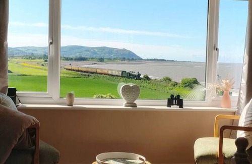 Blue Anchor Apartment | Bay View Studio Apartment, Spectacular Sea Views And Hot Tub