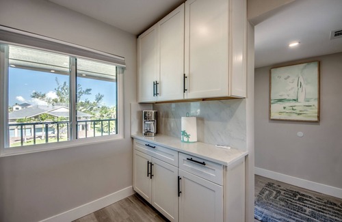 Mid Island Condo | Bay Village #265 is a Beautiful 2 bedroom 2 bath condo
