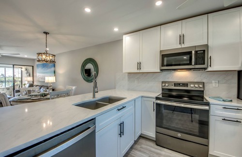 Mid Island Condo | Bay Village #265 is a Beautiful 2 bedroom 2 bath condo