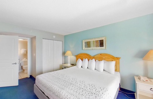 Crescent Beach Hotel | Bay Watch 1817