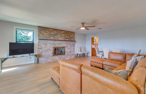 Ono Island House | Bayfront Gem Patio and Fire Pit in Pensacola