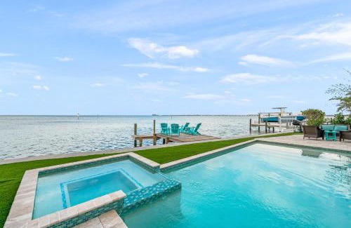 Holmes Beach House | Bayfront Paradise (AMIL)